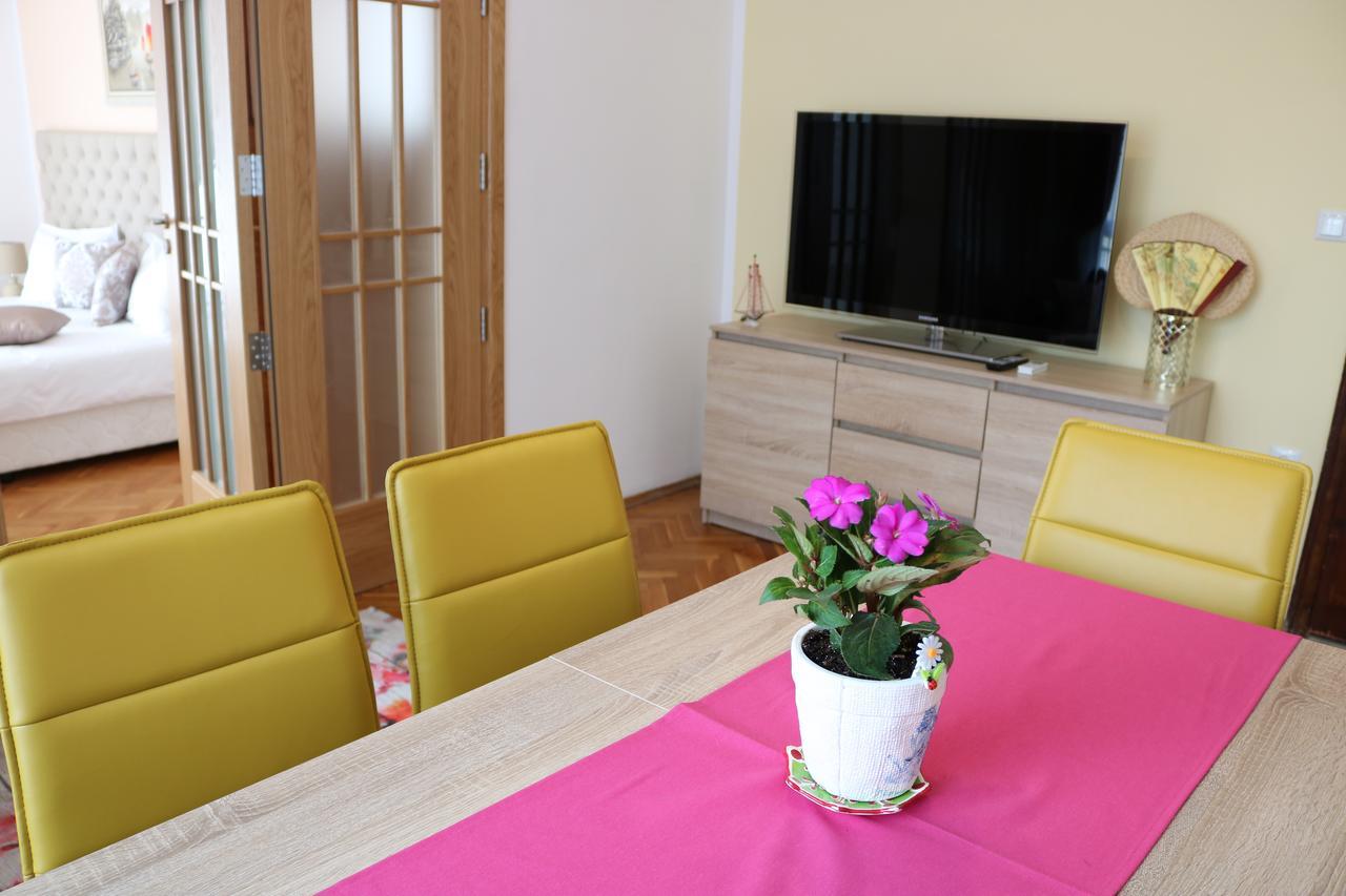 Sea Port Celebrity Apartment - Lets4Holiday Varna Buitenkant foto