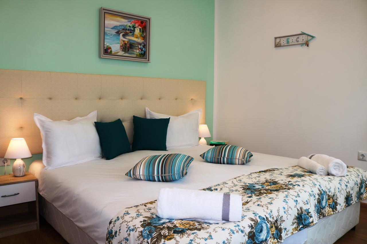 Sea Port Celebrity Apartment - Lets4Holiday Varna Buitenkant foto