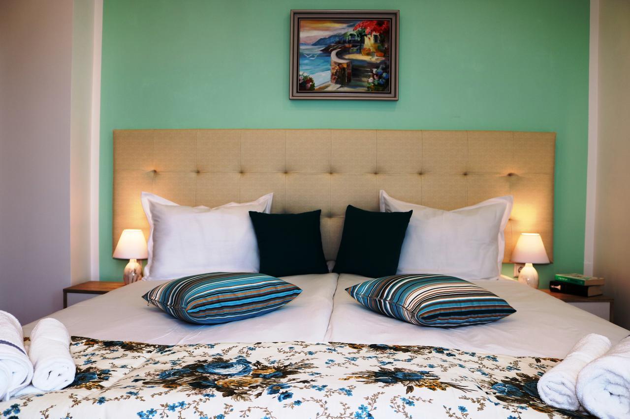 Sea Port Celebrity Apartment - Lets4Holiday Varna Buitenkant foto